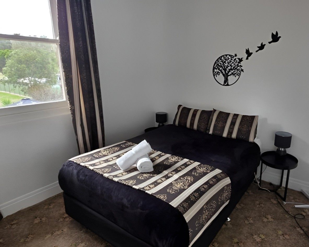 National Smokehouse Hotel logo