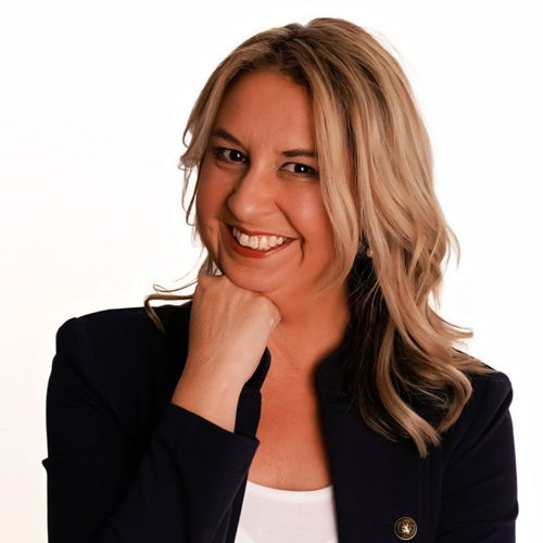 Amanda  Reaves