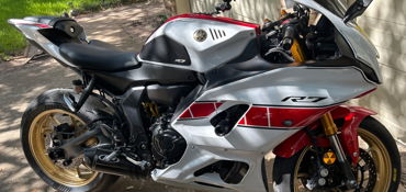 2022 YAMAHA YZF-R7 WORLD GP 60TH ANNIVERSARY motorcycle for rent near Austin, TX