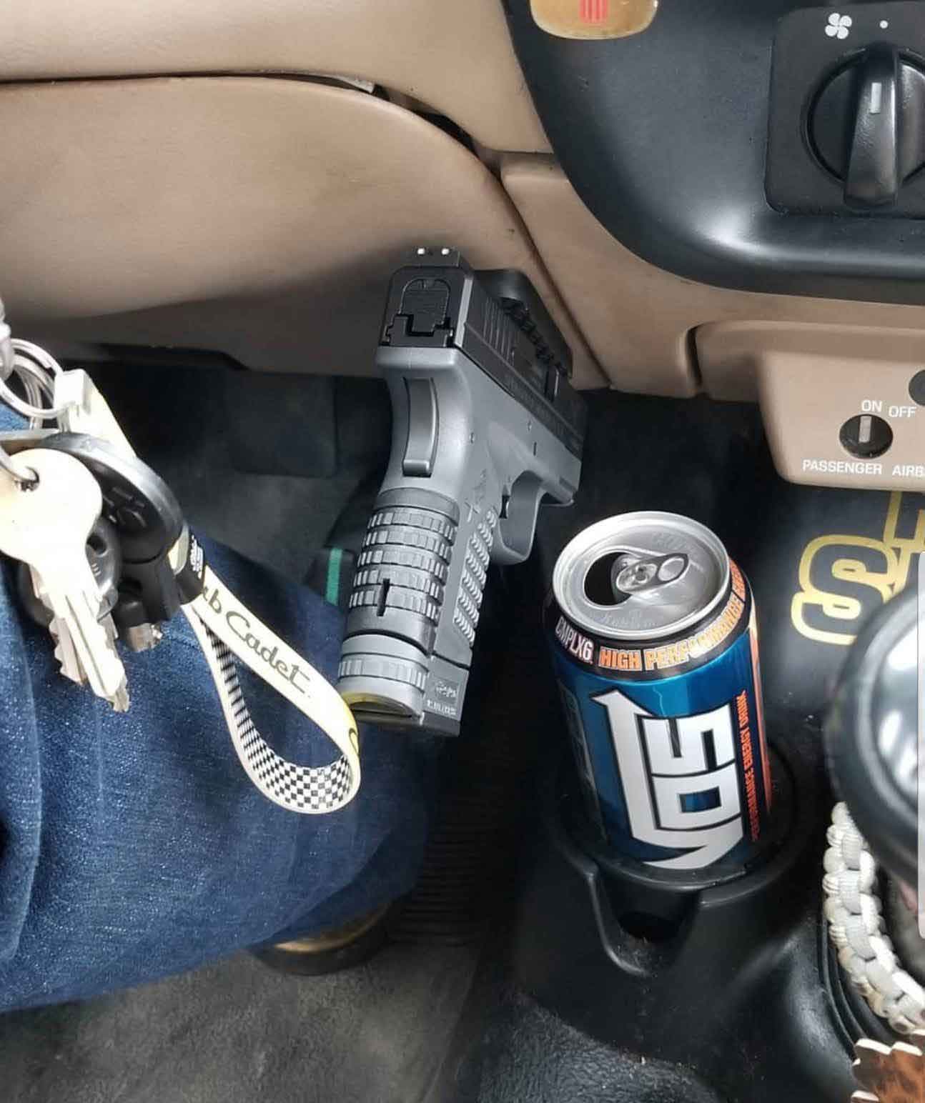 vehicle gun mount