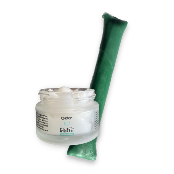 etee's moisturizer podnext to a glass jar