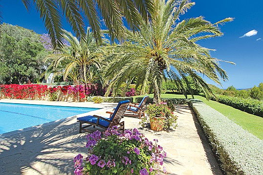  Ibiza
- Detached house with garden with pool and colorful flowers in San Carlos, Ibiza