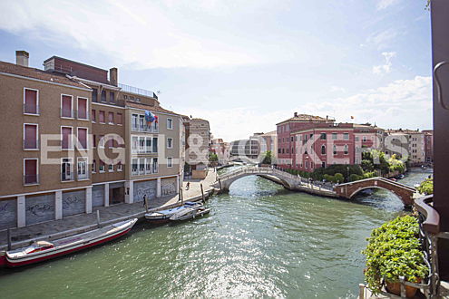 Venice
- accogliente-e-luminoso-appartamento-sul-canale (2).jpg