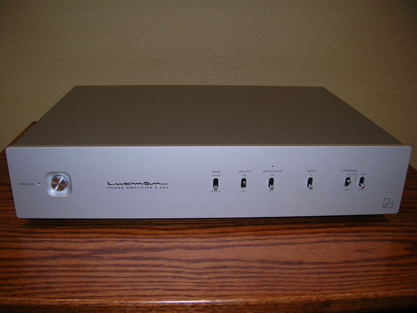 Luxman E-250 Phono Preamp - Mint!