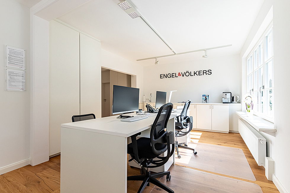  Emden
- Engel & Völkers Greetsiel Shop - Büroräume