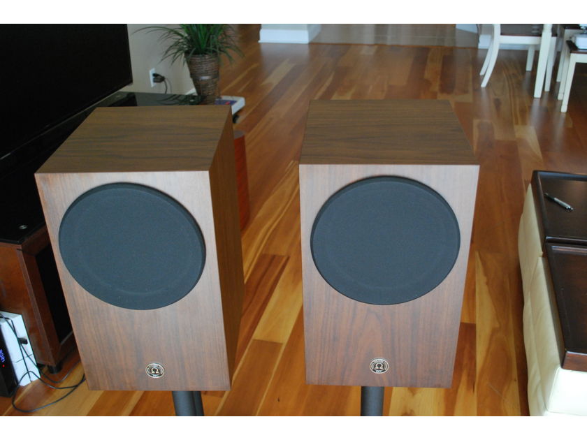 Omega Speaker Systems Super 8 Traditional Monitor RS8 similar to Junior 8 XRS