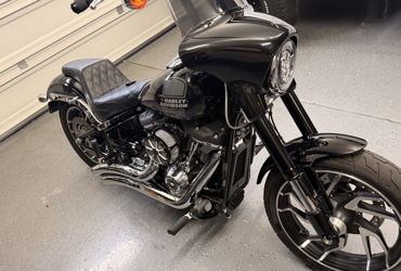 2021 HARLEY-DAVIDSON FLSB SPORT GLIDE ABS motorcycle for rent near Huntington Beach, CA