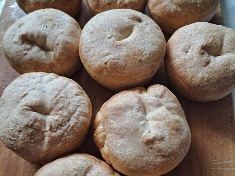 Cours de cuisine Paciano: Les « pici » à l'ail et les biscuits parfumés.