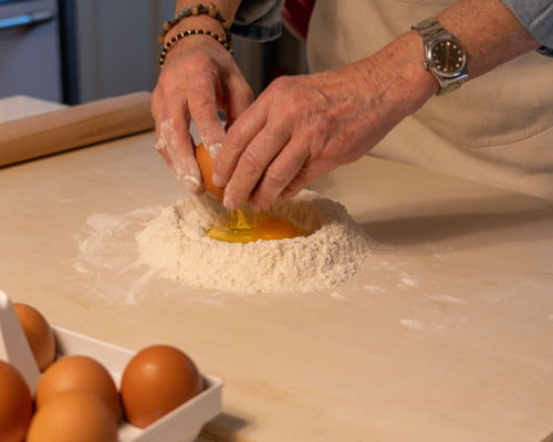 Corsi di cucina Bologna: Tigelle e tagliatelle fatte in casa sui colli bolognesi