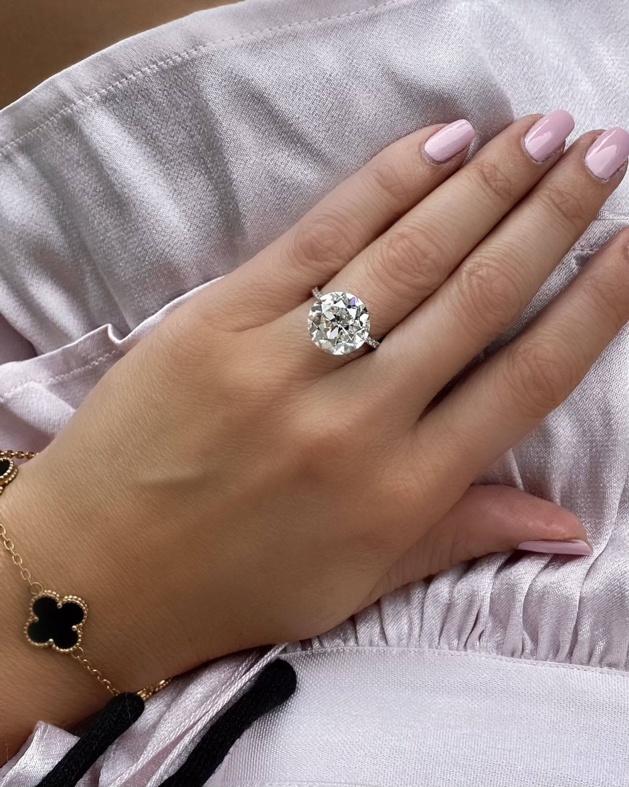 Miss Diamond Ring 5 Carat 6 Carat Round Diamond Engagement Ring