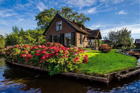 Giethoorn Guided DayTrip from Amsterdam