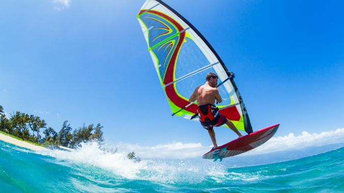 Windsurfing and kitesurfing