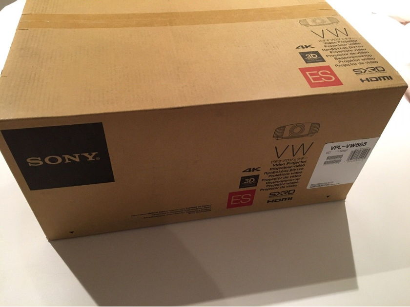 Sony VPL-VW665ES