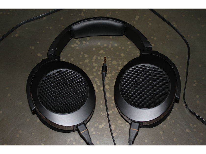 Audeze EL-8 Open Back Planar Magnetic Headphones