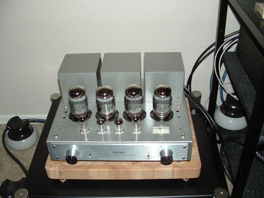 Line Magnetic LM-216IA Integrated Amp