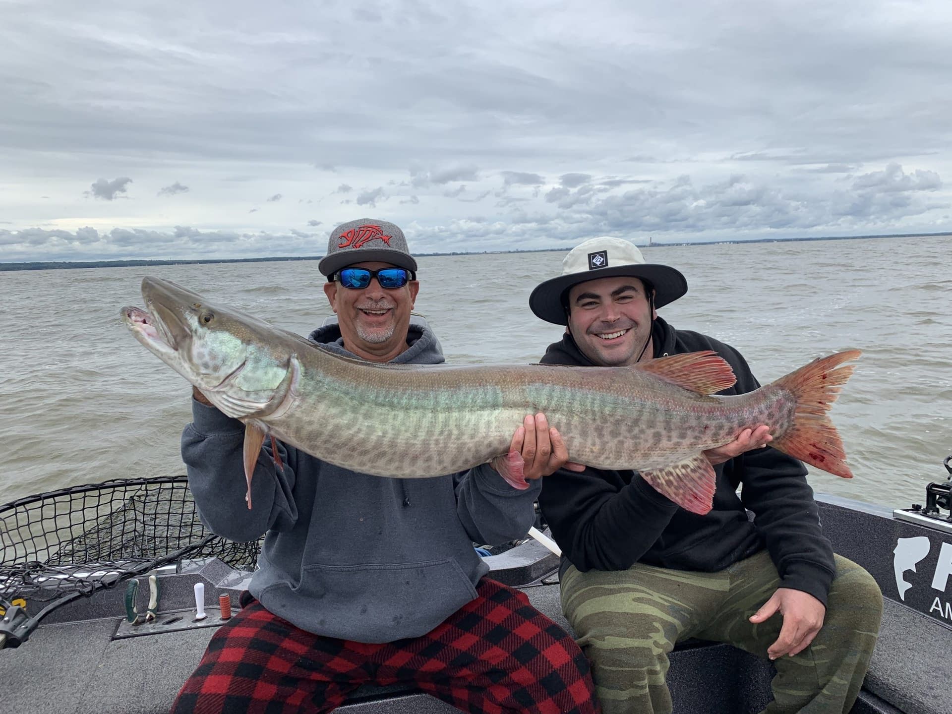 Epic Guide Service - Green Bay and Fox River Musky Trip in Green