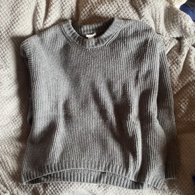 H&M grey sweater