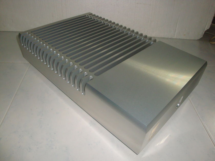 Ayre MX-R (single amp) in Silver like new condition - 230v