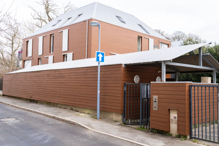 Bardage bois sur une façade rénovée — photo 3