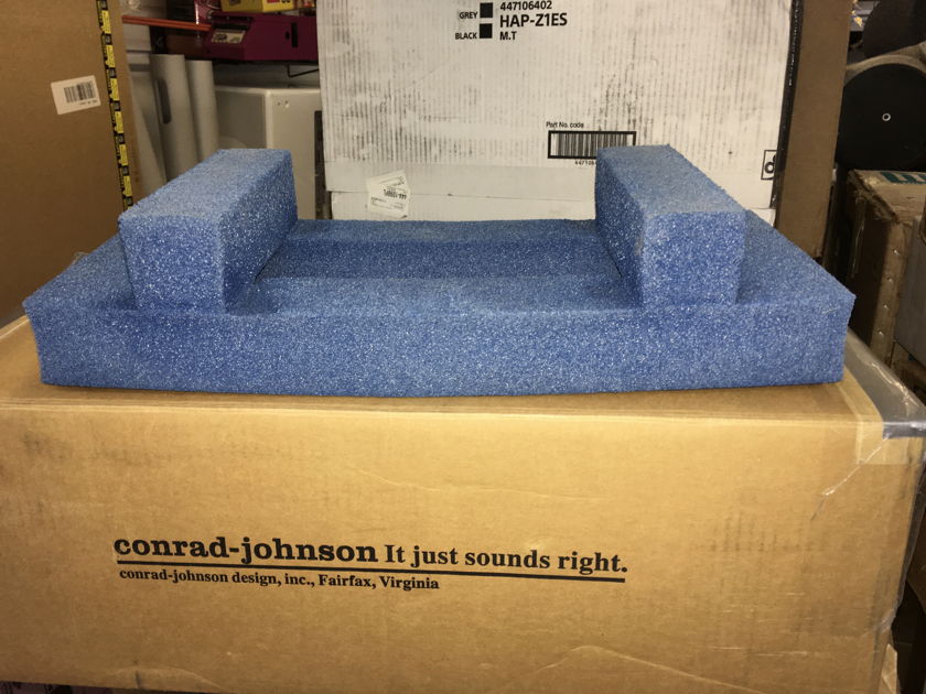 Conrad Johnson DR-1 Digital CD Transport With Original Box and a Remote