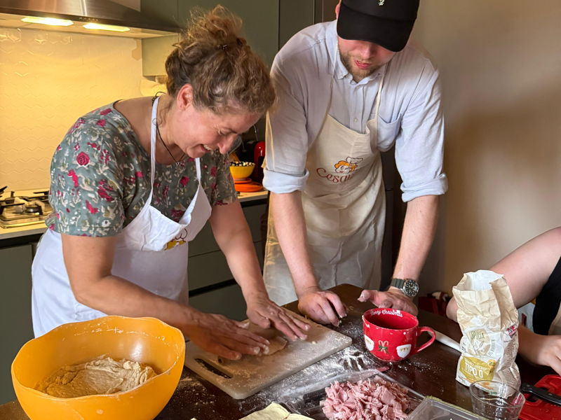 Cooking classes Centenaro: Flavors of the South in Desenzano: focaccia or calzoni class