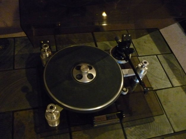 Oracle Delphi turntable  Mk I with Audioquest PT-6 arm ...