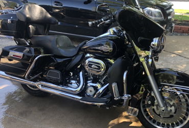 2012 HARLEY-DAVIDSON FLHTC ELECTRA GLIDE CLASSIC (BLACK) motorcycle for rent near Centennial, CO