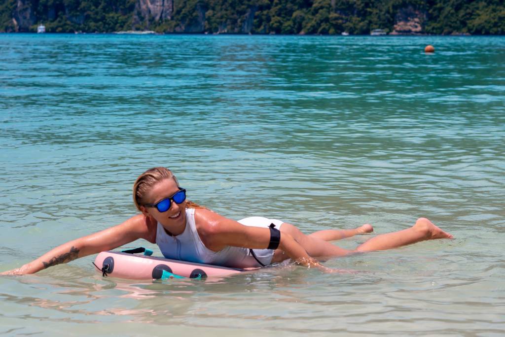 Bodyboard inflatable is suitable for both kids and adults