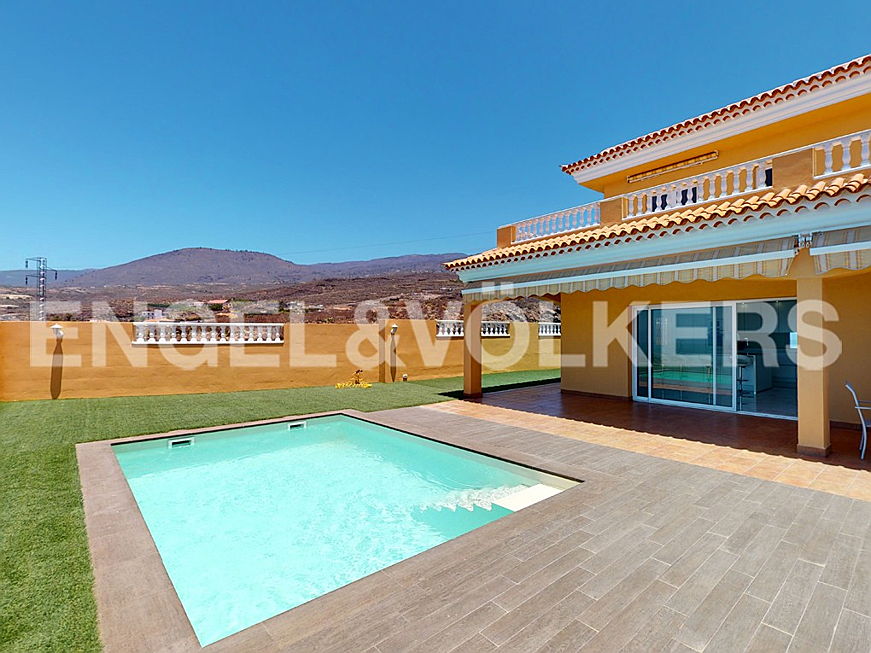  Коста Адехе
- Property for sale in Tenerife: Apartment for sale in Tenerife, Costa Adeje, Tenerife Sur