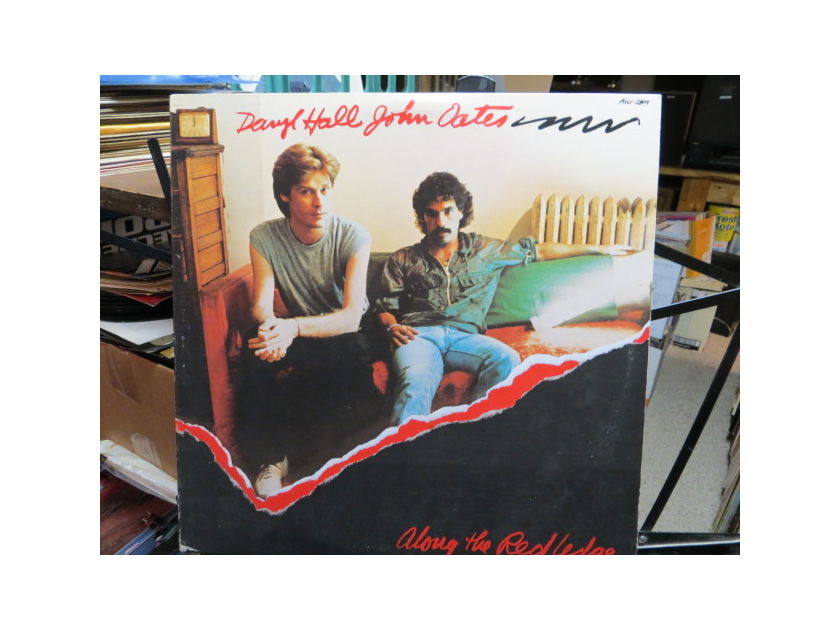 Hall-Oates - ALONG THE RED LEDGE