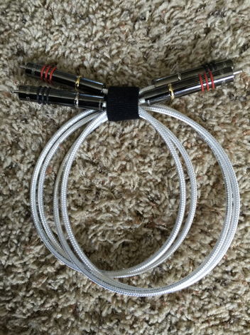 High Fidelity Cable CT1 with RCA's , one meter pair.