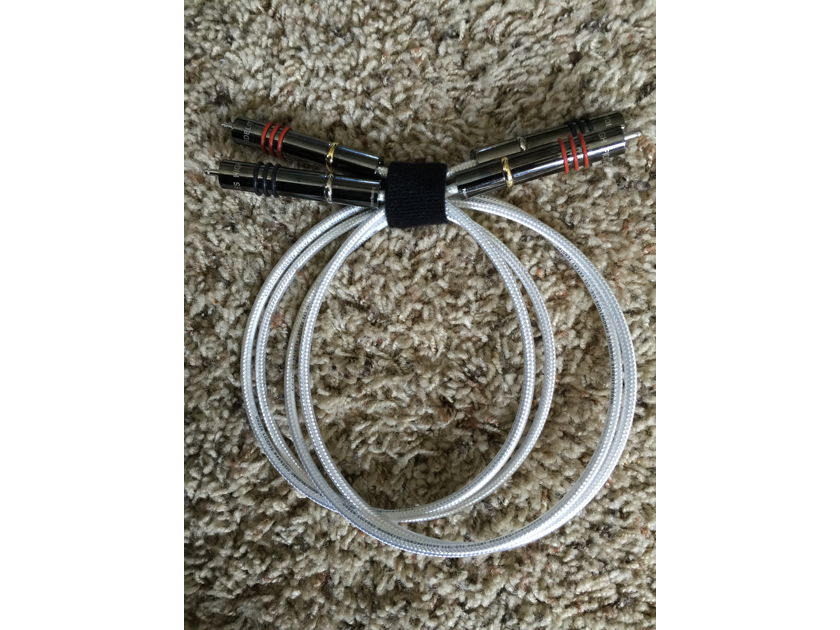 High Fidelity Cable CT1 with RCA's , one meter pair.