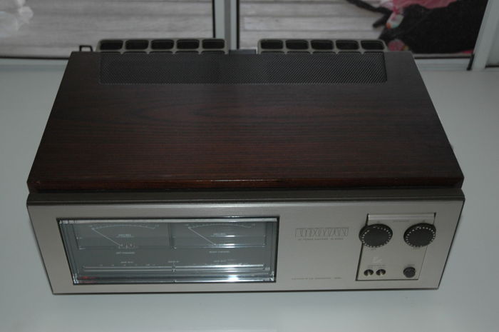 Luxman M4000A Amplifier 180 wpc - 60+ lbs!