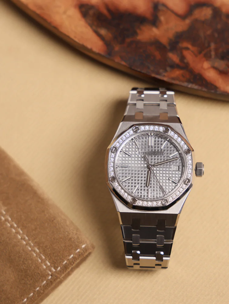 Grey Dial with Diamonds Bezel Box and Papers 2023 , image 8 Grey Dial with Diamonds Bezel Box and Papers 2023 , image 8