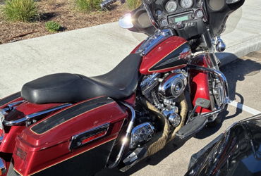2007 HARLEY-DAVIDSON FLHTCU ULTRA CLASSIC ELECTRA GLIDE (TWO-TONE) motorcycle for rent near Nampa, ID