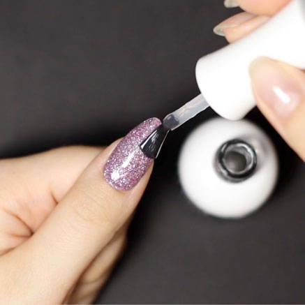 Nail polish, Cosmetics, Finger, Nail care, Body jewelry, Thumb, Violet, Nail, Service, Artificial nails