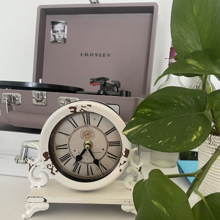Coquette Vintage clock shaby chique🕯️🕰️💌