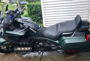 2024 HONDA GOLD WING AUTOMATIC DCT motorcycle for rent near Knoxville, TN
