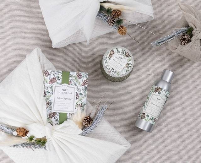 outdoor decoration nutcrackers with wreath and candy cane