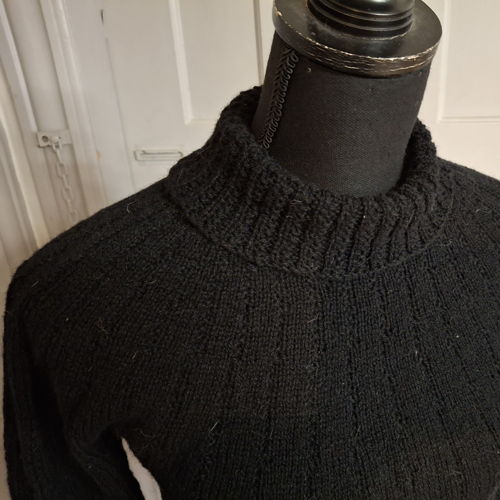 ISOBEL, plain coloured jumper with rustik vertical stripes for ladies - in Shetland wool