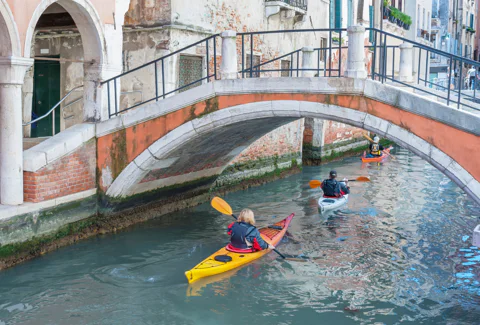 Cultural Kayak Tour: Discovering the City’s Canals
