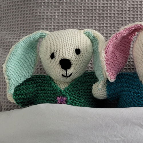 Little rabbit soft toy in 8 ply