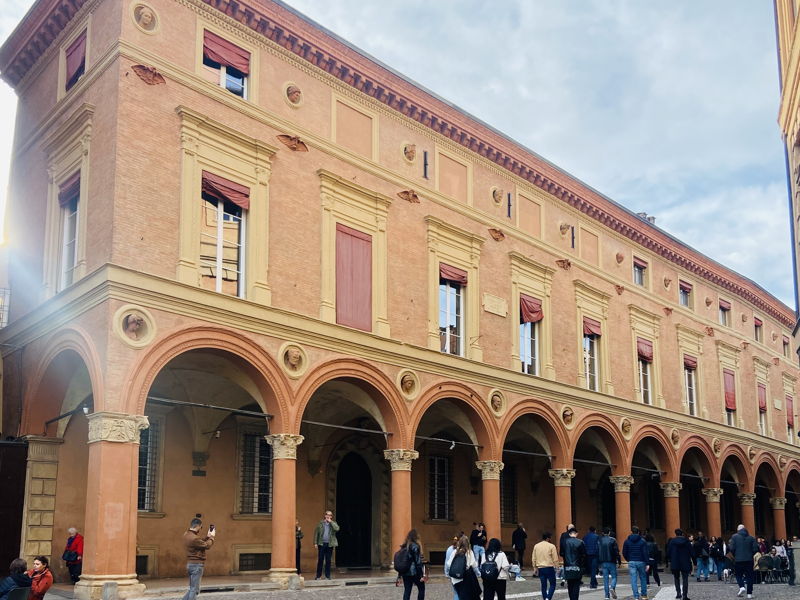 Cours de cuisine Bologne: Un voyage dans la tradition : tortellini et tiramisù