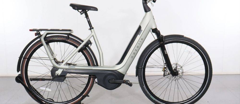 Gazelle Vignon on a stand