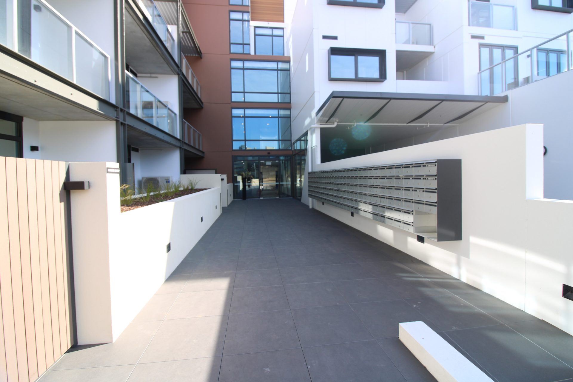 FOR LEASE - Take Your Riverside Place With This Stunning 2-Bedroom 2-Bathroom inc. Study - Image 13