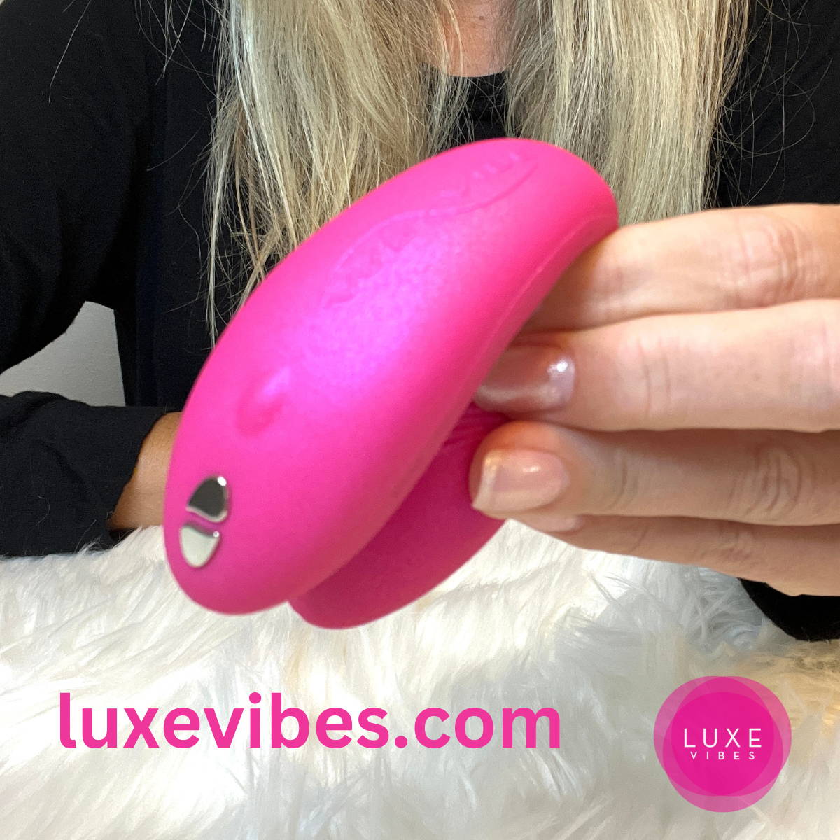 We-Vibe Chorus in Hand