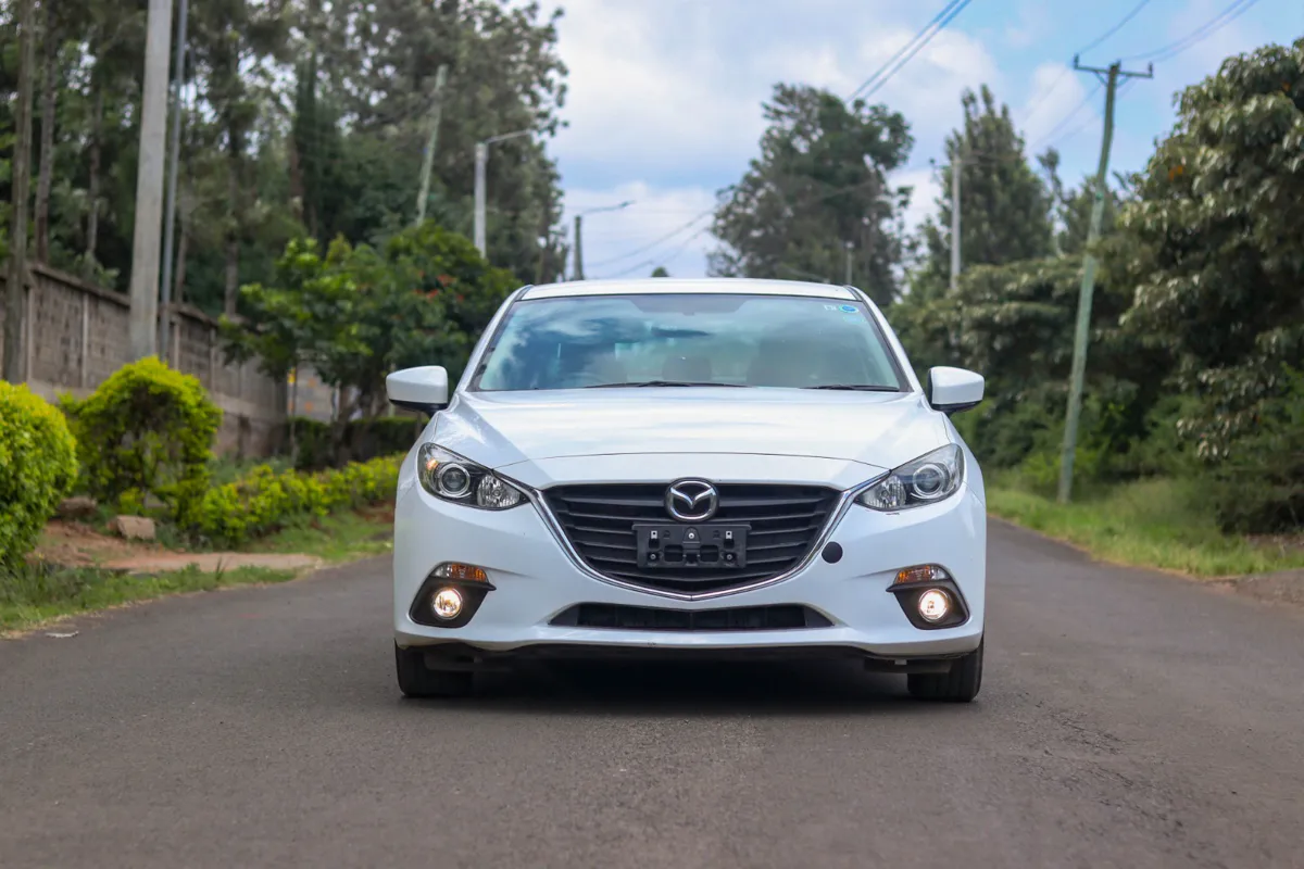 2016 Mazda Axela — Royal Max Motors — photo 14 of 14