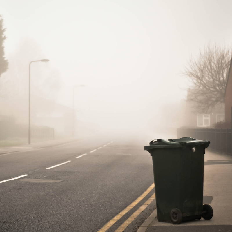 Vuilnisbak op straat