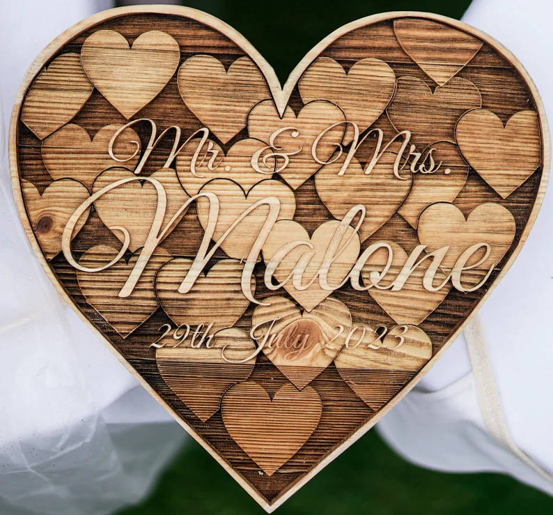 Señalización de madera grabada con láser para eventos 06