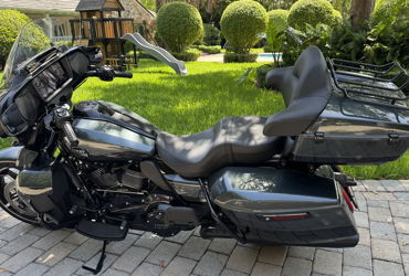 2025 HARLEY-DAVIDSON STREET GLIDE ULTRA motorcycle for rent near Palmetto Bay, FL